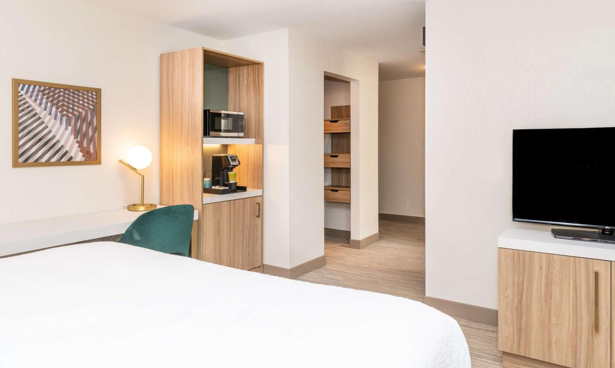 Hilton Garden Inn Flint Downtown Екстериор снимка