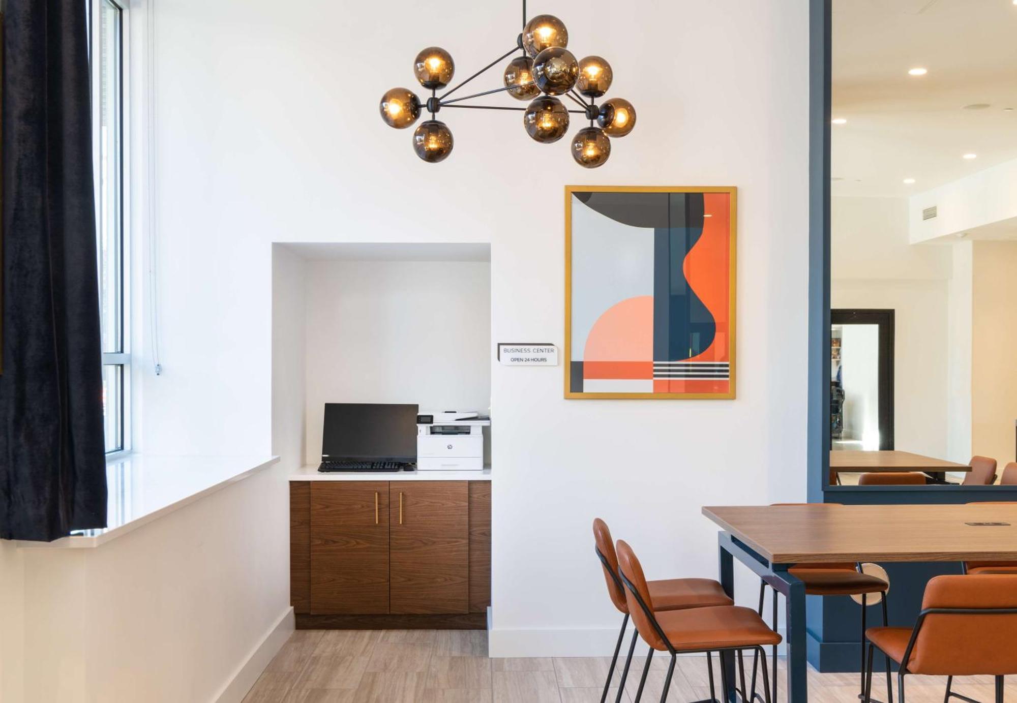 Hilton Garden Inn Flint Downtown Екстериор снимка