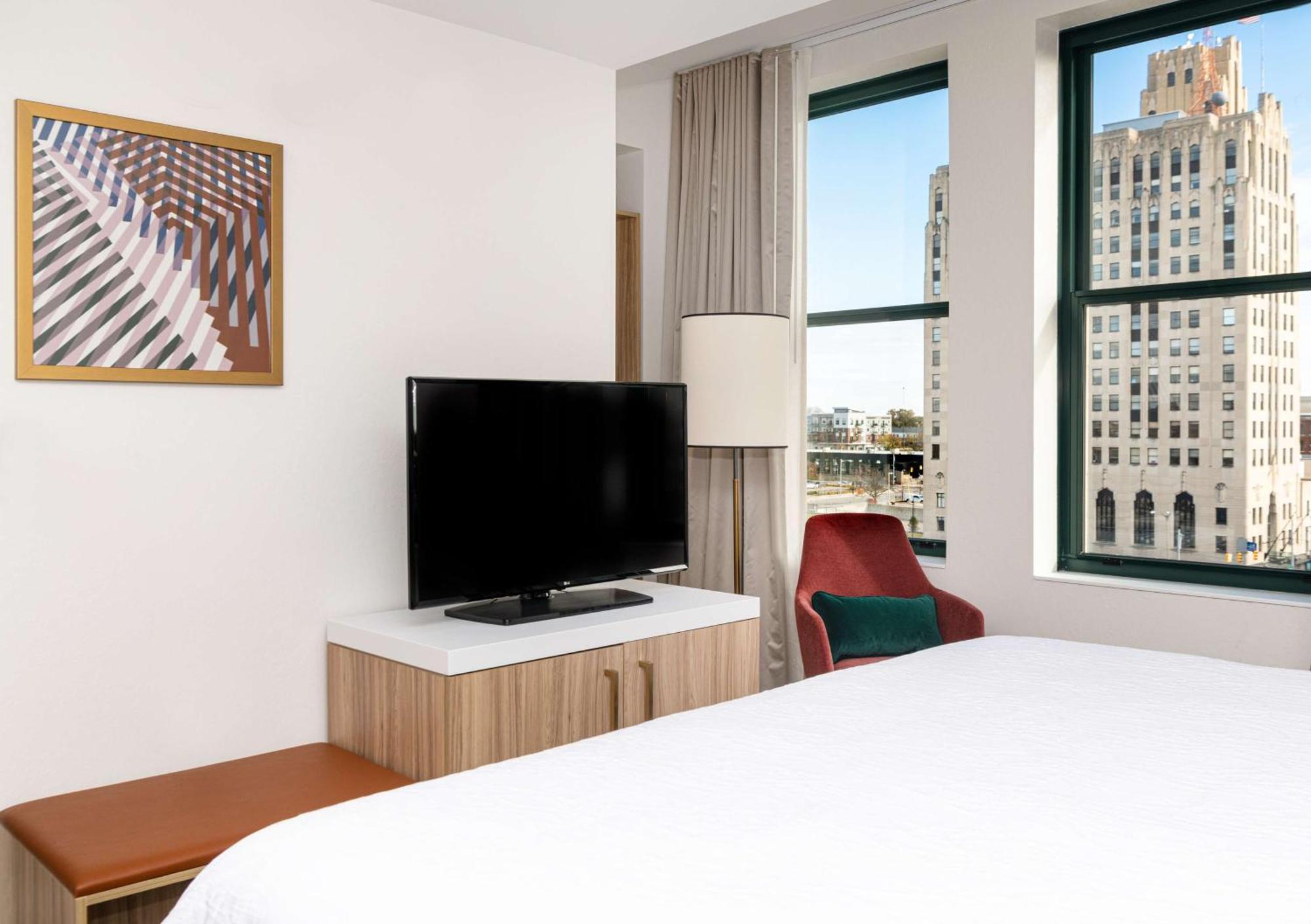 Hilton Garden Inn Flint Downtown Екстериор снимка
