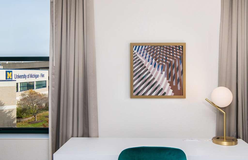 Hilton Garden Inn Flint Downtown Стая снимка